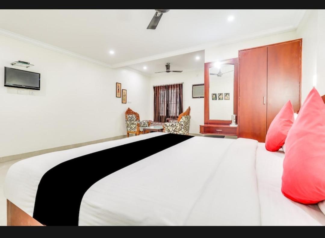 Hotel Balini มทุราย ภายนอก รูปภาพ